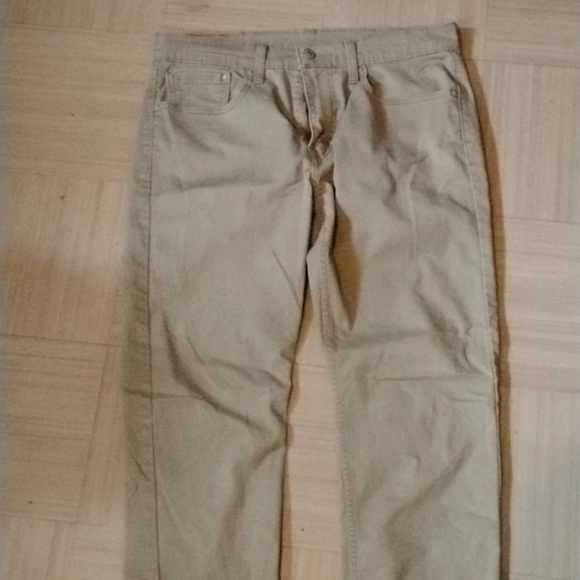 Levi's tan colored Khakis - Picture 1 of 2